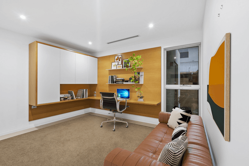 811 Legend Trail, Robina, QLD 4226