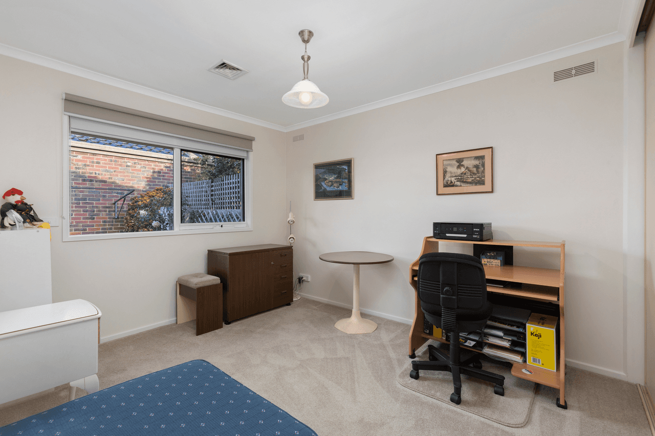 6 Lauren Close, DINGLEY VILLAGE, VIC 3172