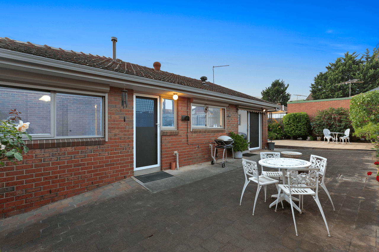 6 Lauren Close, DINGLEY VILLAGE, VIC 3172