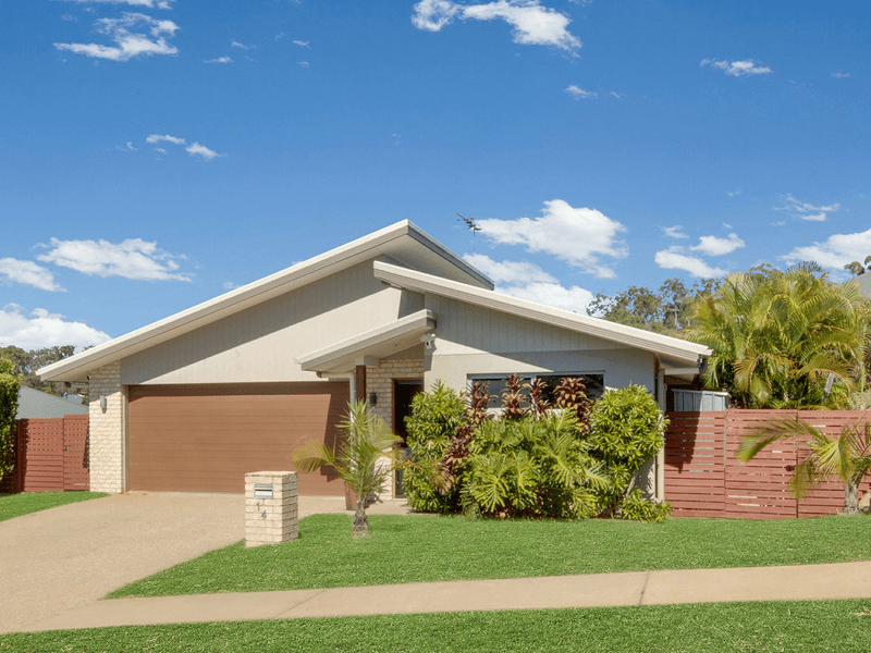 14 Buchanen Street, BOYNE ISLAND, QLD 4680