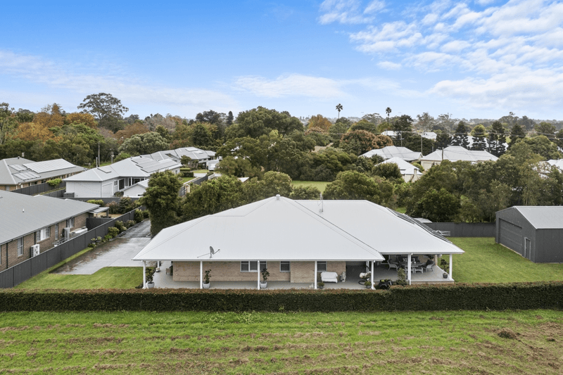 8 Sharkeys Lane, Lorn, NSW 2320