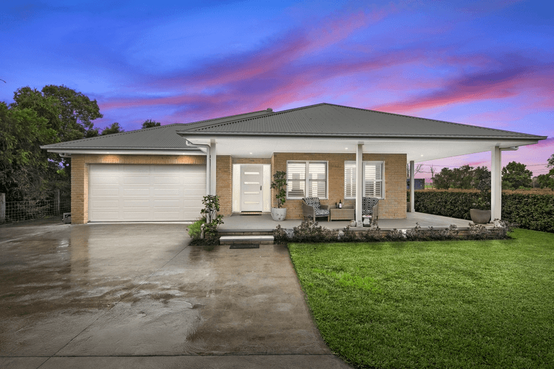 8 Sharkeys Lane, Lorn, NSW 2320