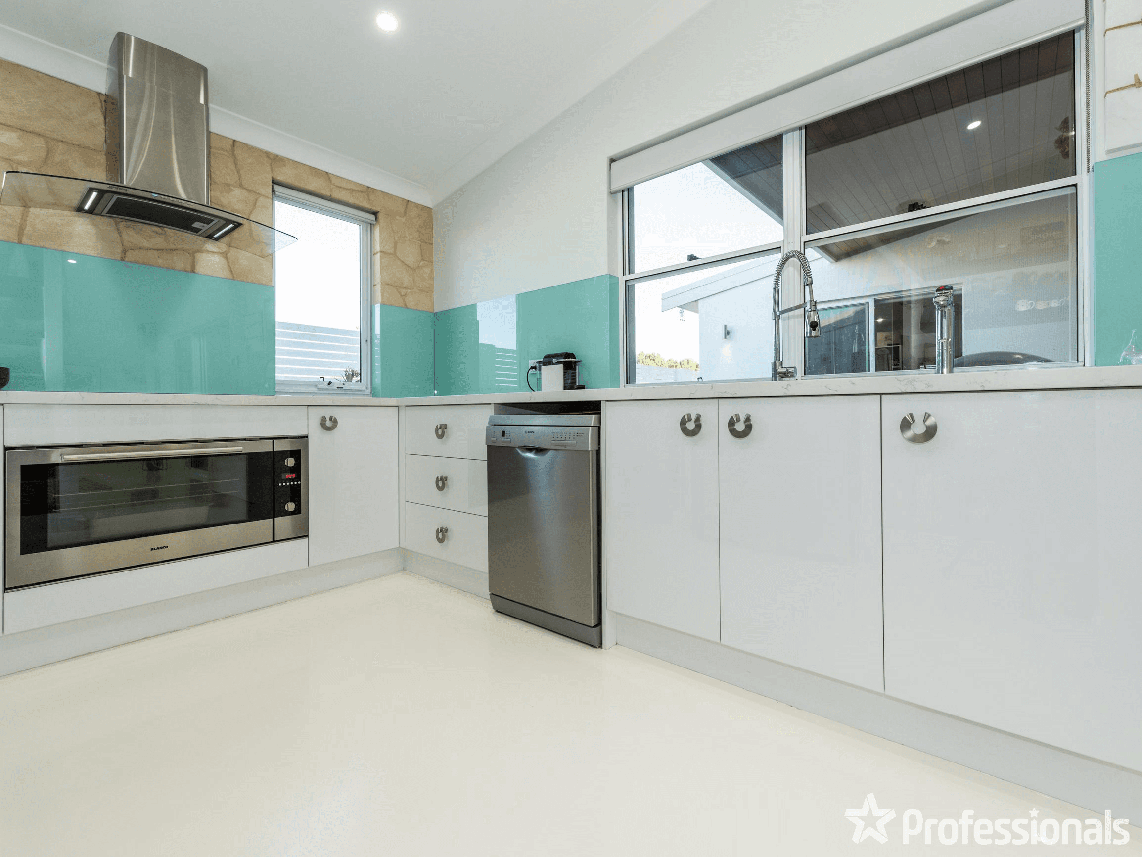 1 Flaxen Street, AVELEY, WA 6069