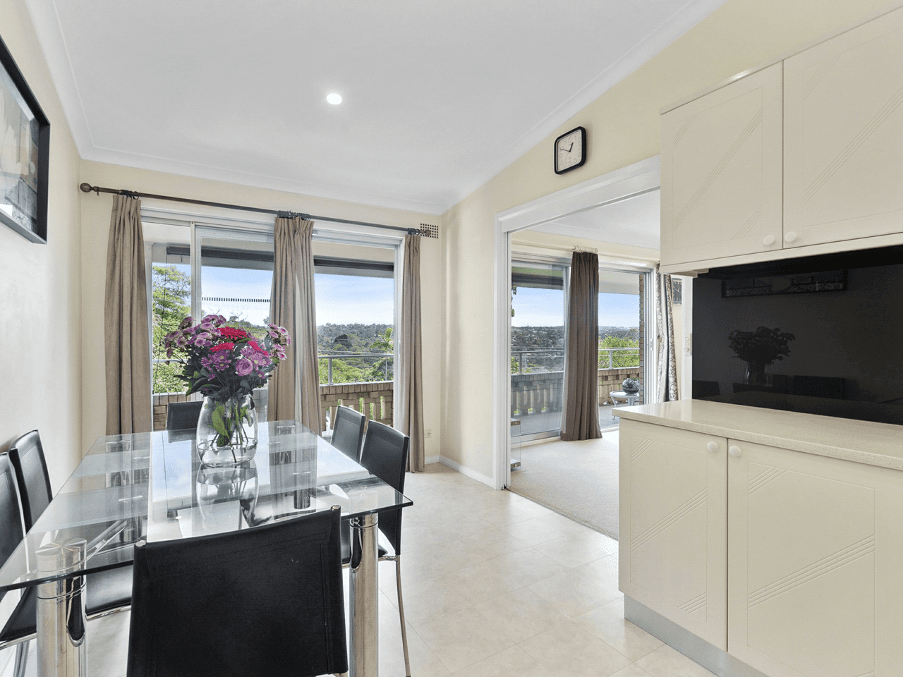 1 Bimbadeen Crescent, FRENCHS FOREST, NSW 2086