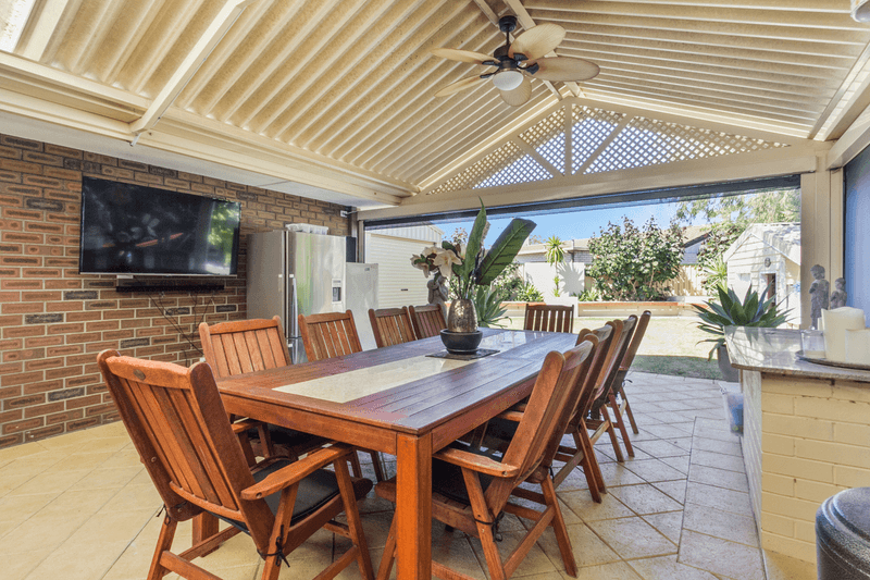 26 Angove Drive, HILLARYS, WA 6025