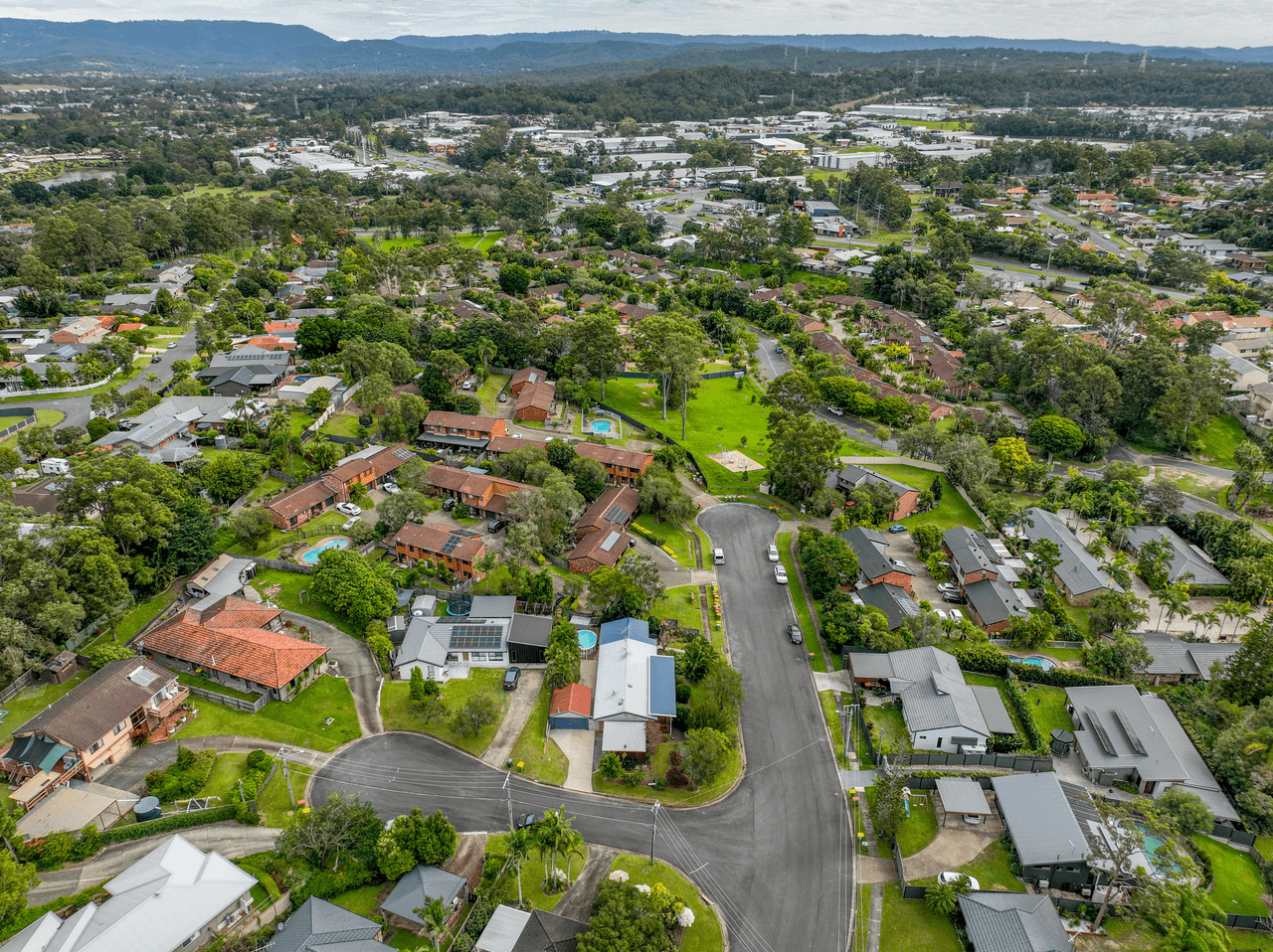 6 Sara Street, ASHMORE, QLD 4214