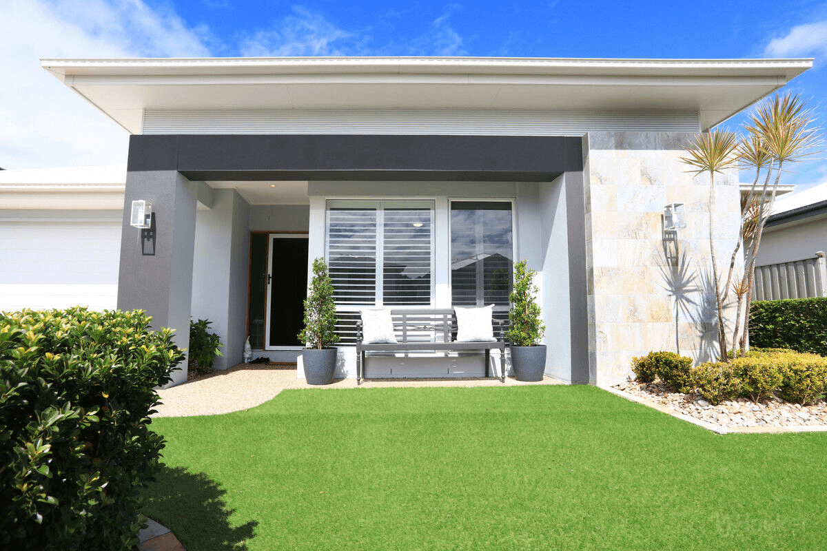 9 Skippers Place, COOMERA WATERS, QLD 4209