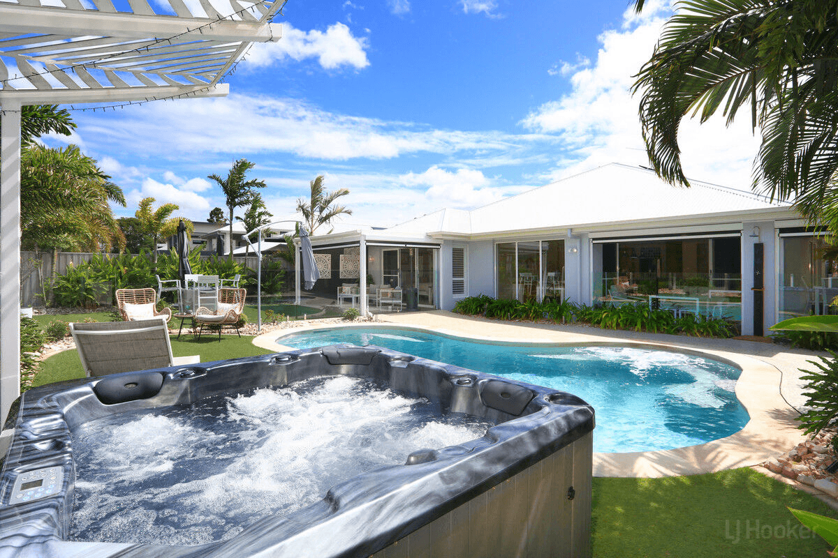 9 Skippers Place, COOMERA WATERS, QLD 4209