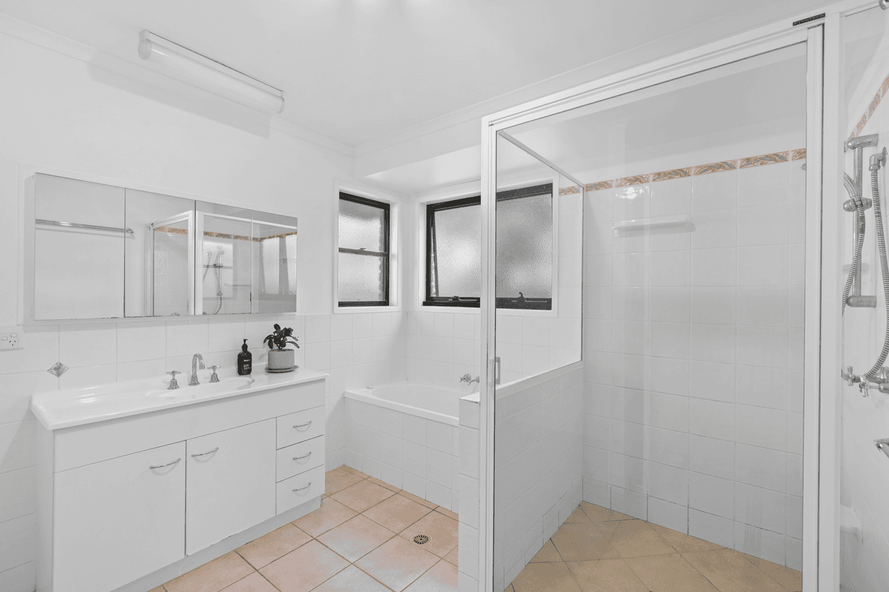 25 Samantha Drive, BLI BLI, QLD 4560