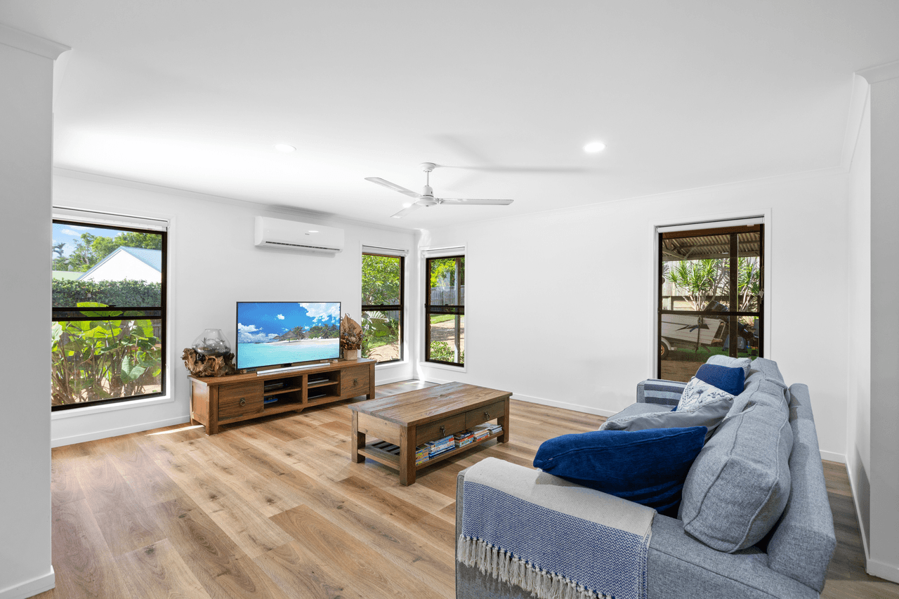 25 Samantha Drive, BLI BLI, QLD 4560