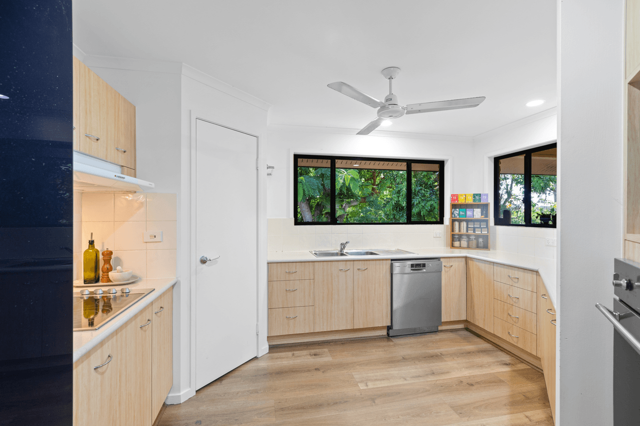 25 Samantha Drive, BLI BLI, QLD 4560