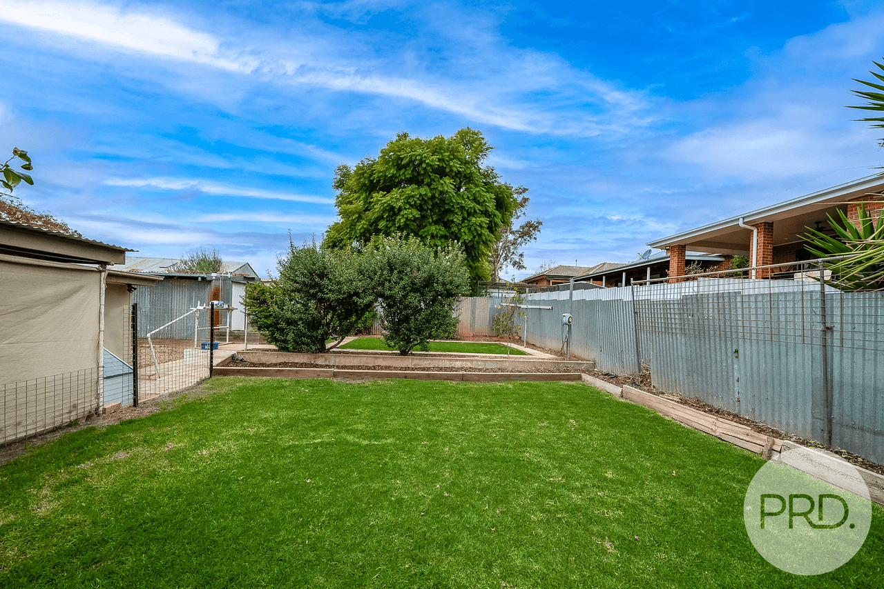 17 Croaker Street, TURVEY PARK, NSW 2650