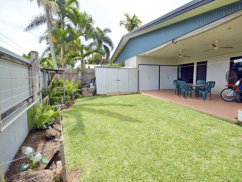 1/7 Pandanus Parade, Nanum, QLD 4874