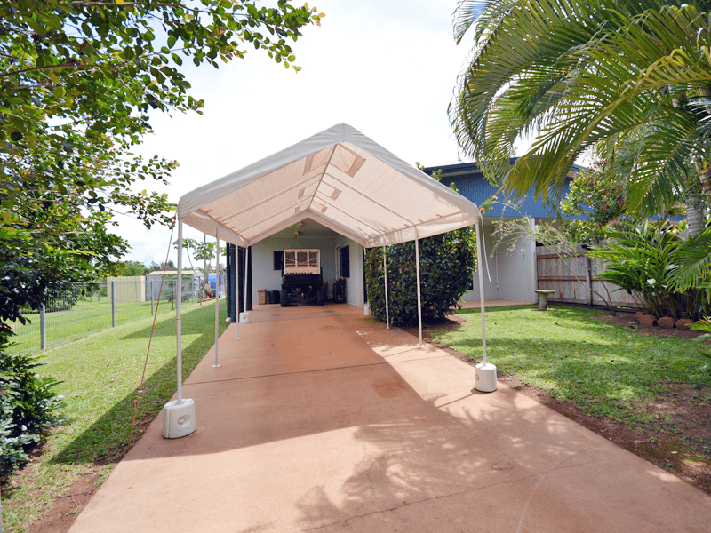 1/7 Pandanus Parade, Nanum, QLD 4874