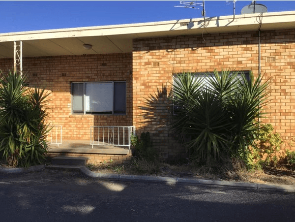 2/13 Petra Avenue, TAMWORTH, NSW 2340