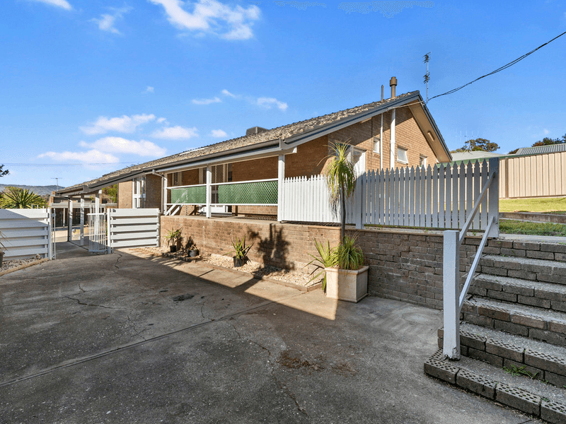 10 Priestley Crescent, SEYMOUR, VIC 3660