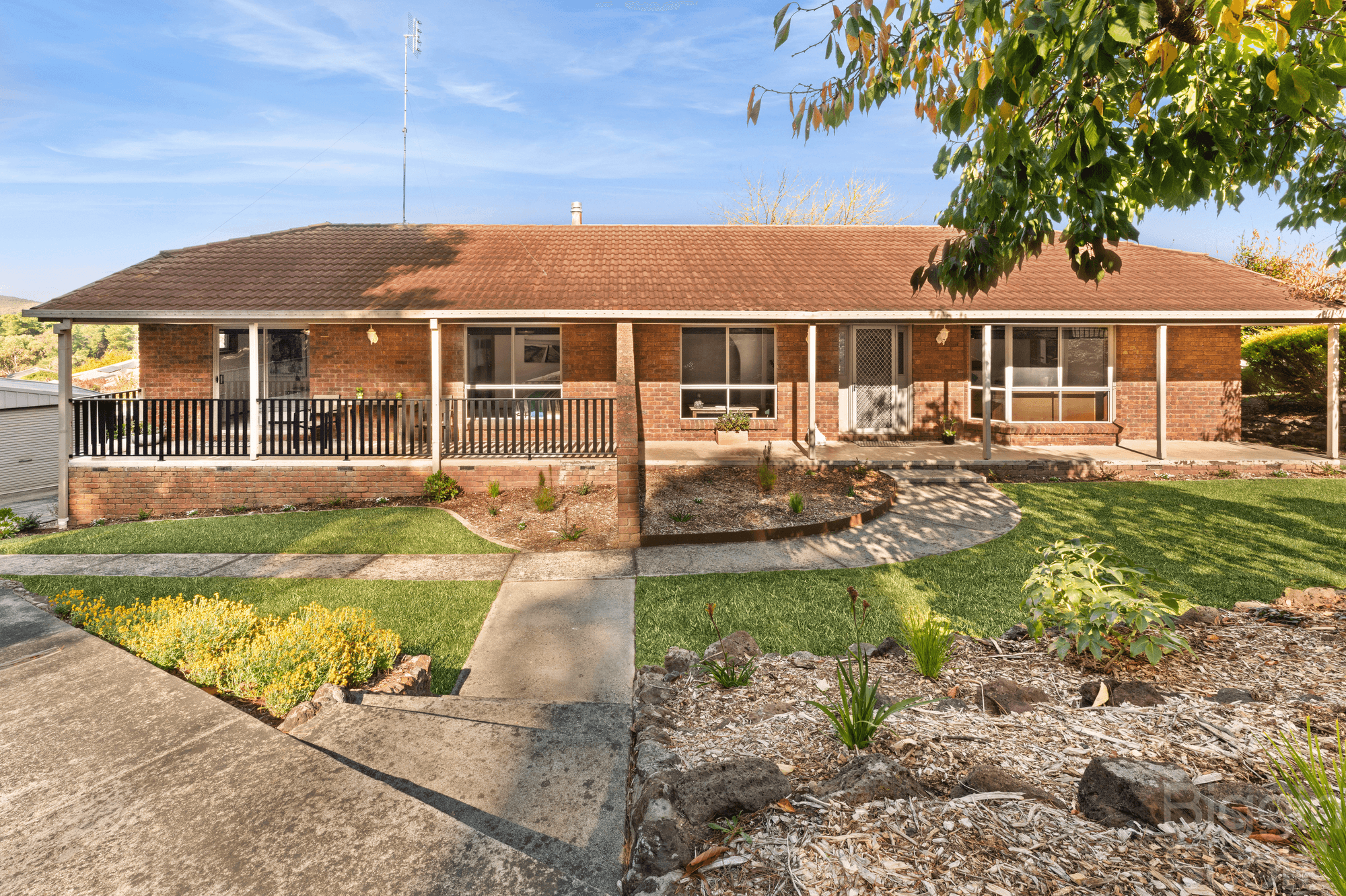 27 Harvey Street, CRESWICK, VIC 3363