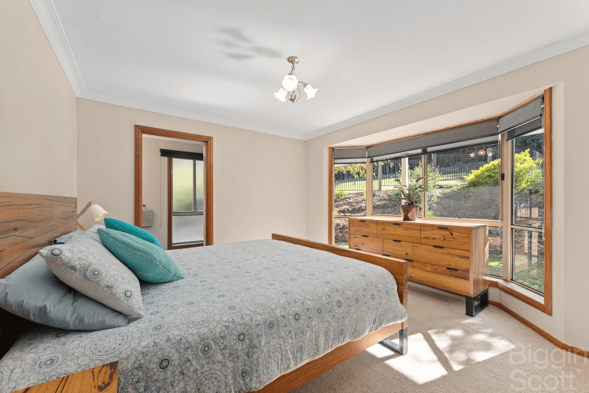 27 Harvey Street, CRESWICK, VIC 3363