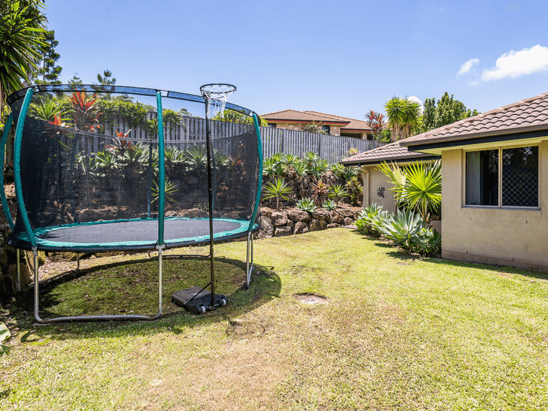 2 Peckham Court, Pacific Pines, QLD 4211