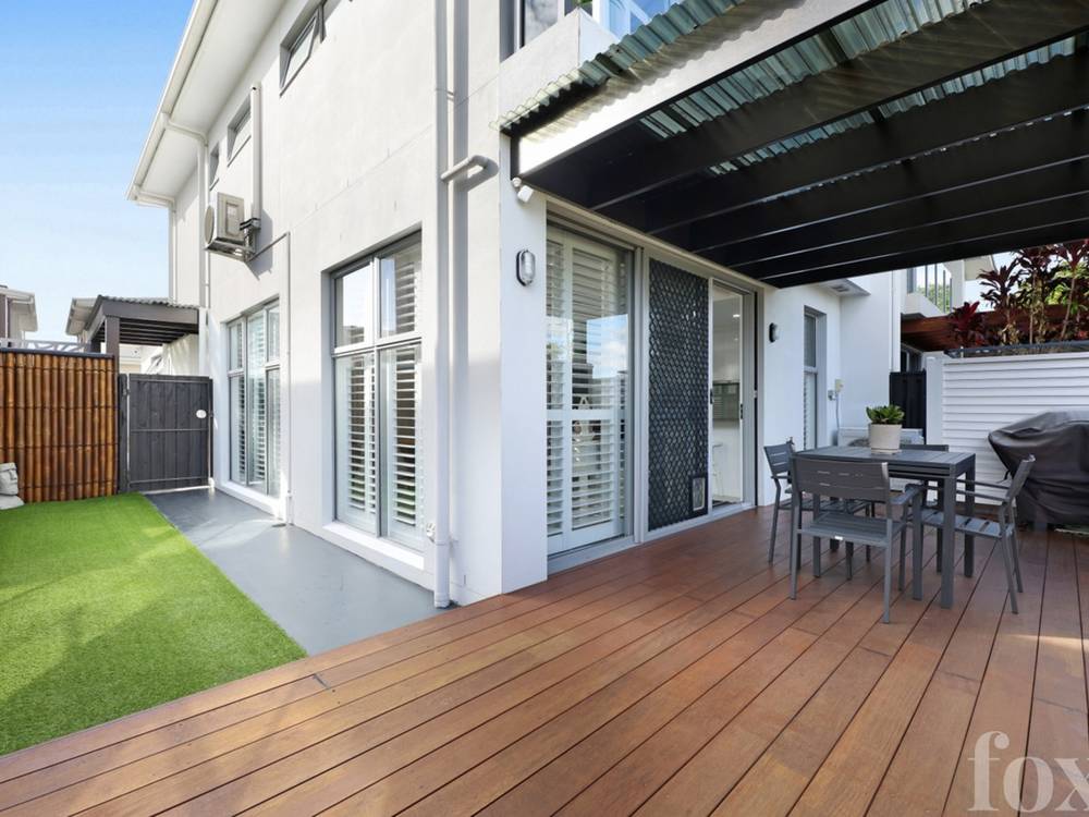 20/1 Waters Close, Hope Island, QLD 4212