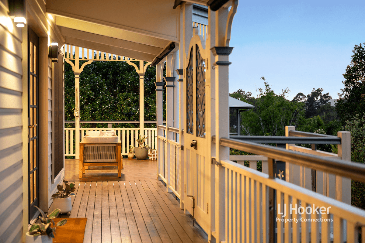 16 Talisman Court, Eatons Hill, QLD 4037