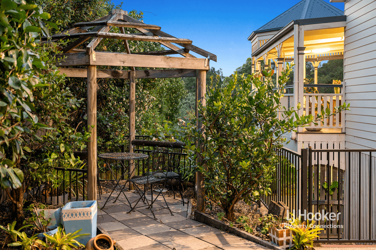 16 Talisman Court, Eatons Hill, QLD 4037