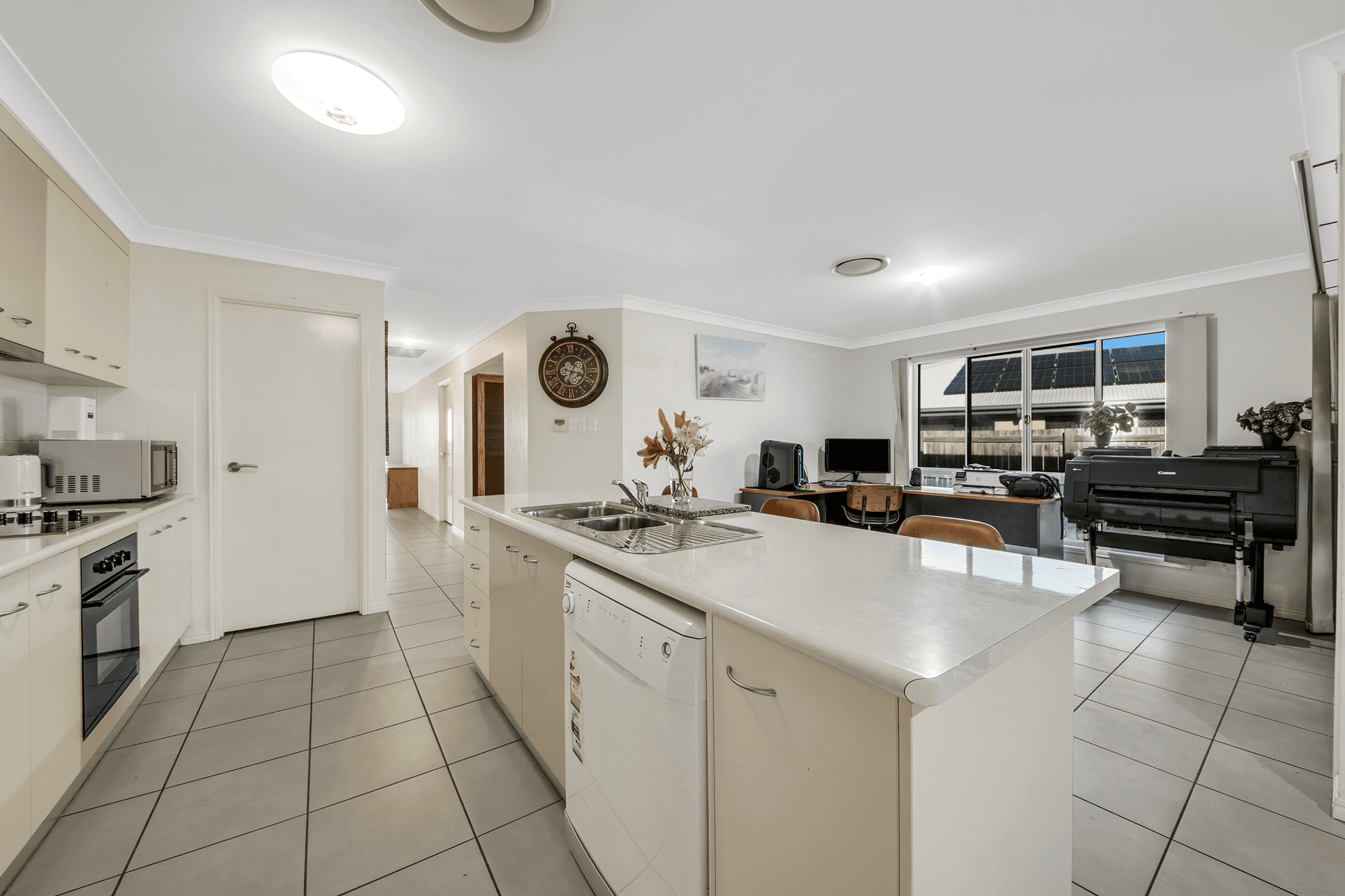 45 Woodland Court, KIRKWOOD, QLD 4680