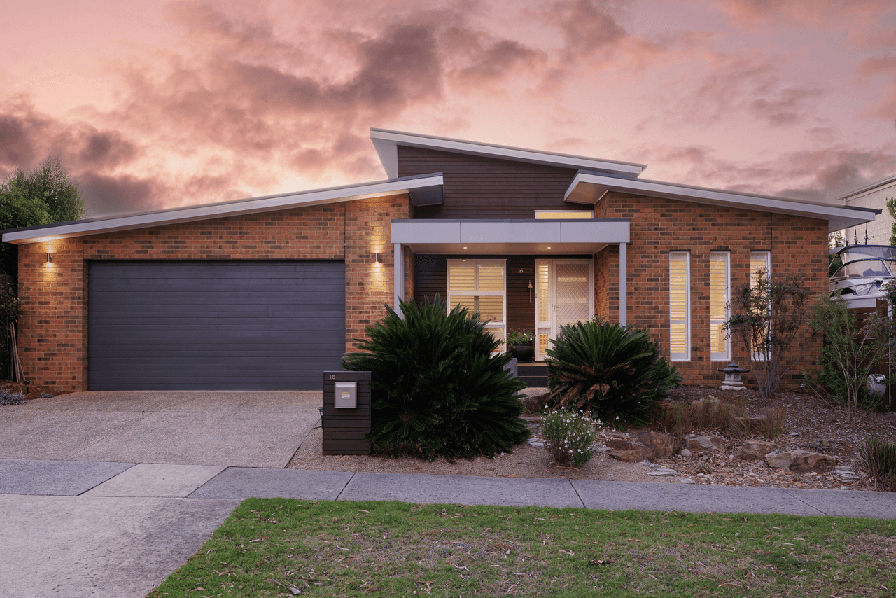 16 Norman Drive, COWES, VIC 3922