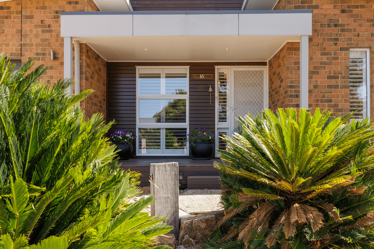 16 Norman Drive, COWES, VIC 3922