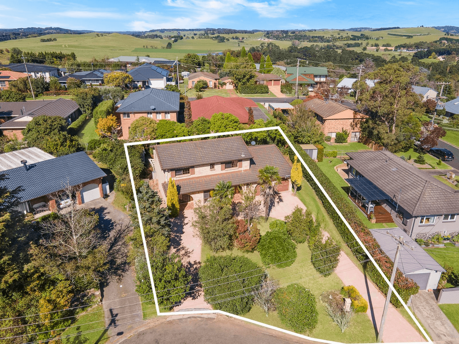 1 Coral Close, MOSS VALE, NSW 2577