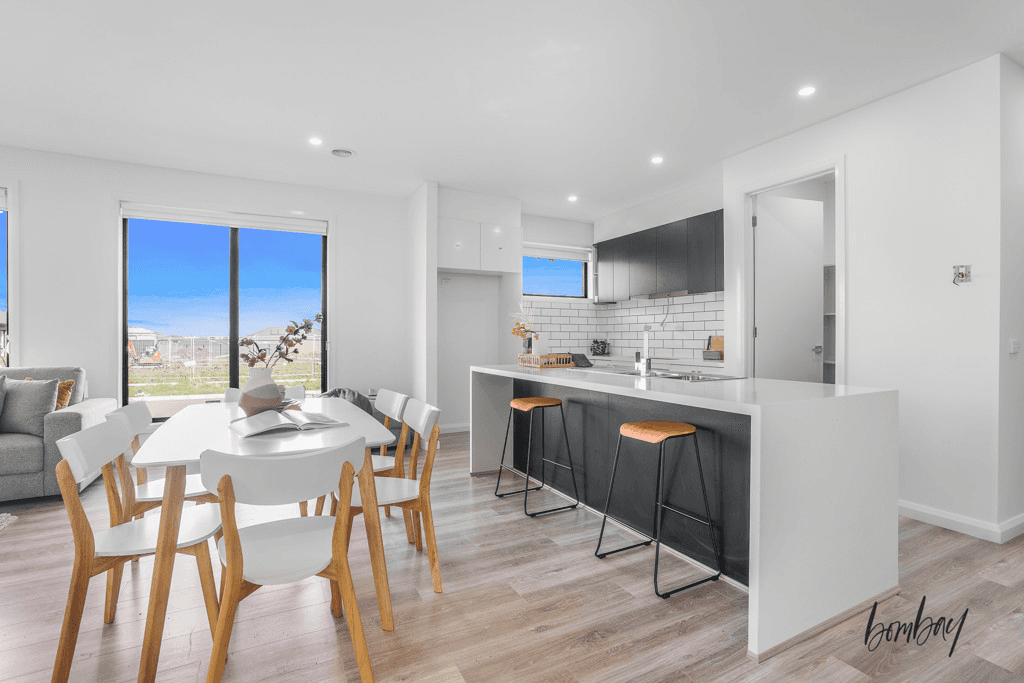 13 Royal Spoonbill Loop, WALLAN, VIC 3756