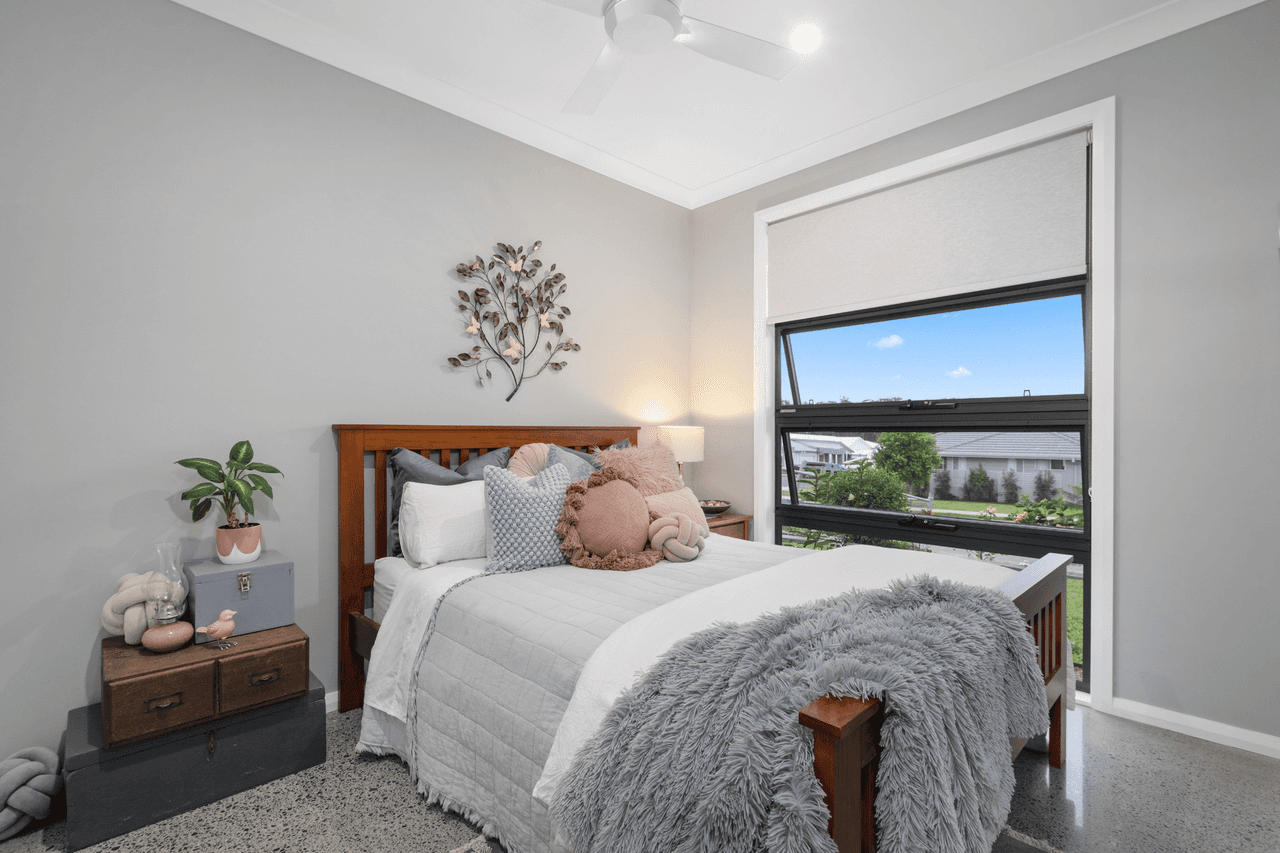 83 South Atlantic Drive, Lake Cathie, NSW 2445