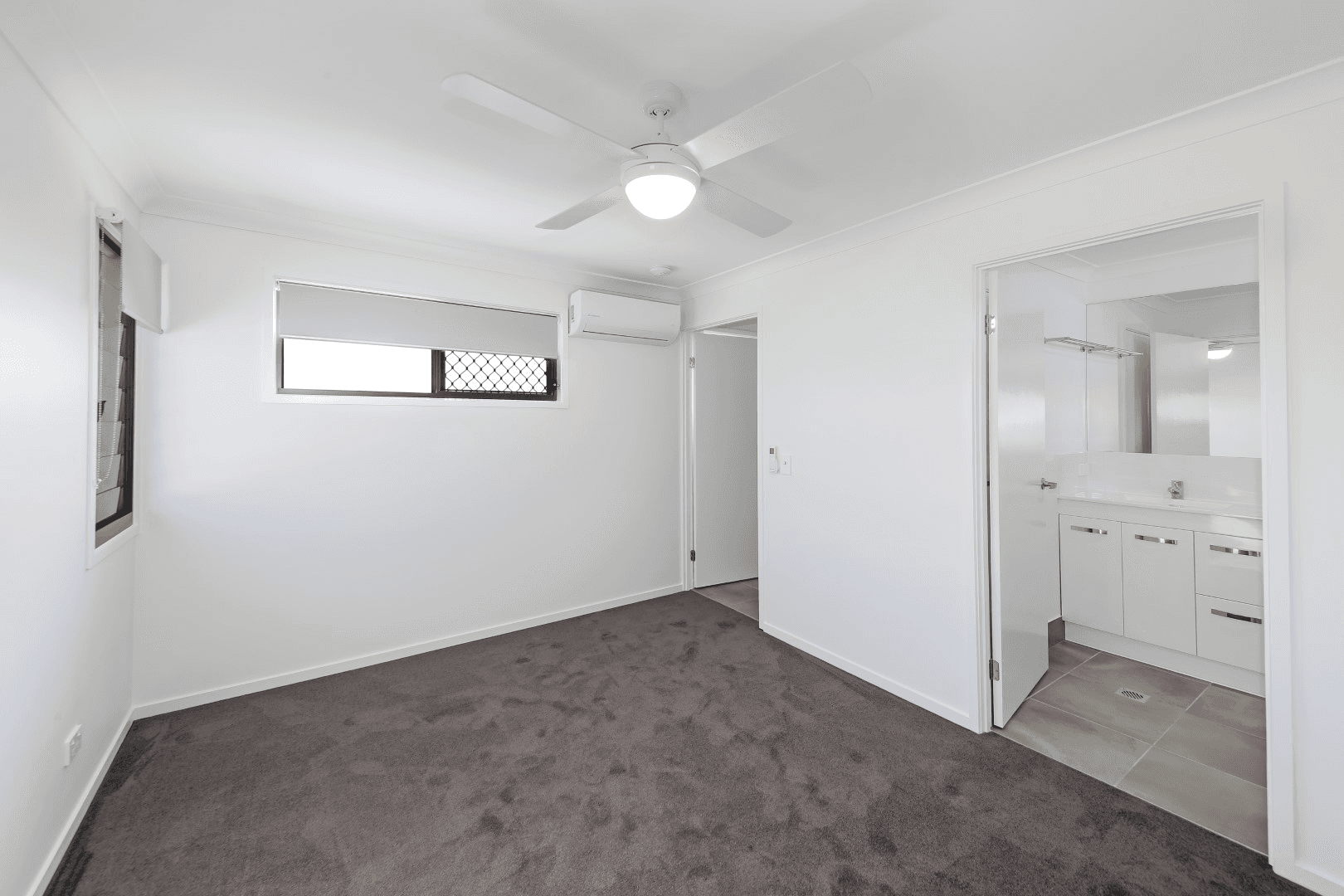 2/16 Macintyre Crescent, PELICAN WATERS, QLD 4551