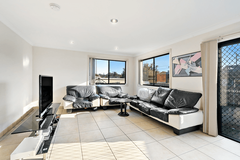 11 Twickenham Avenue, Cambridge Park, NSW 2747