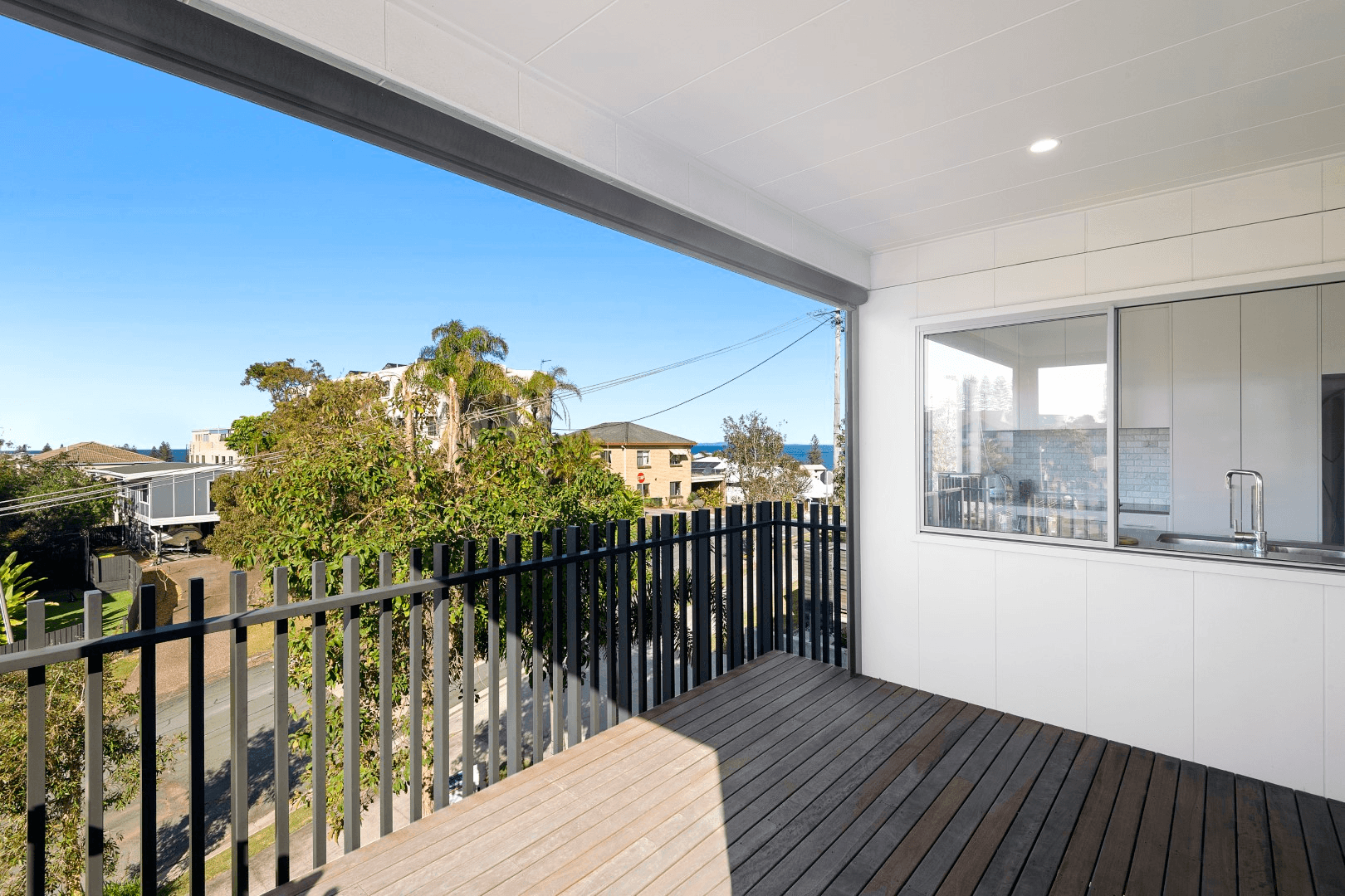 1/16 Upper Gay Terrace, KINGS BEACH, QLD 4551