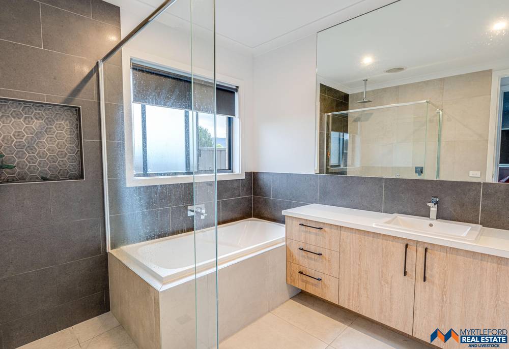 2 Washington Parade, MYRTLEFORD, VIC 3737