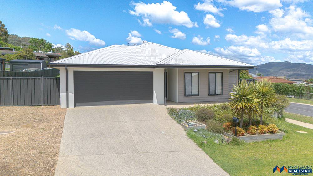 2 Washington Parade, MYRTLEFORD, VIC 3737
