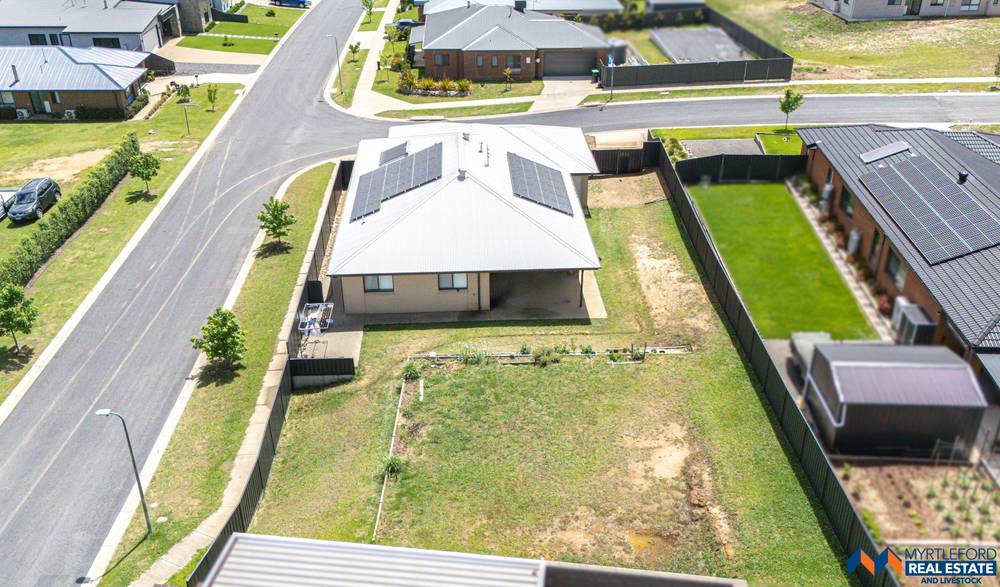 2 Washington Parade, MYRTLEFORD, VIC 3737