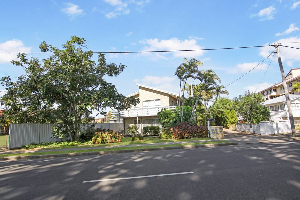 1/454 Esplanade, Torquay, QLD 4655