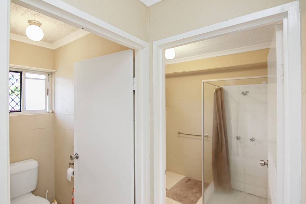 1/454 Esplanade, Torquay, QLD 4655