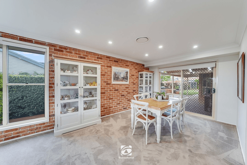 6 Pin Oak Place, NARELLAN VALE, NSW 2567