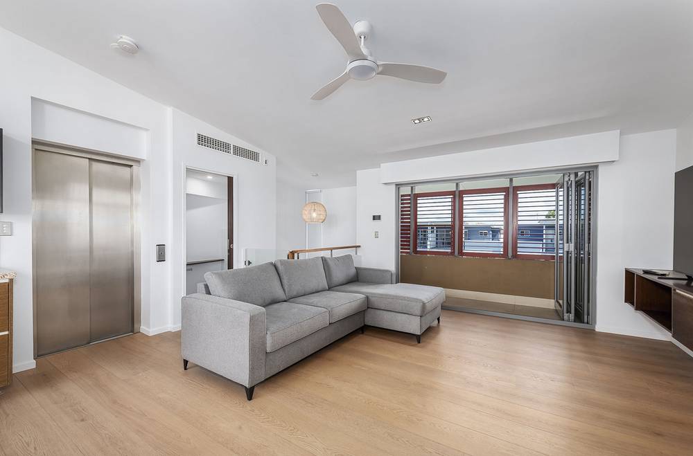 3/13 Second Avenue, Broadbeach, QLD 4218