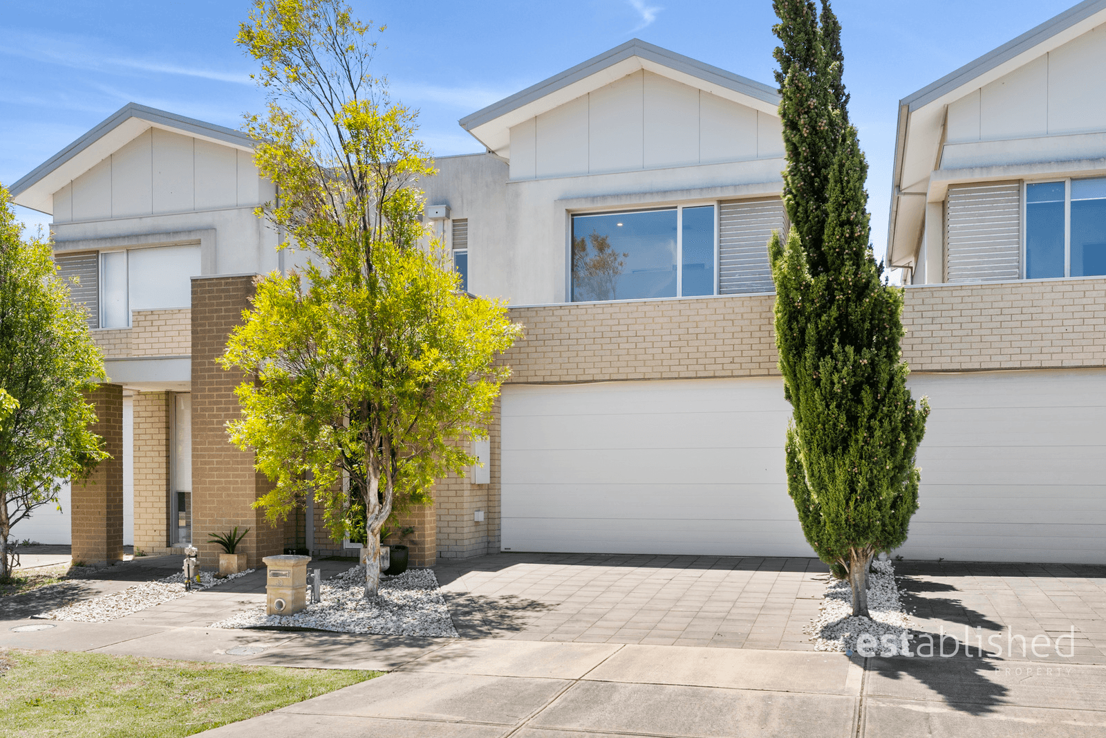 39 Broadbeach Circuit, SANCTUARY LAKES, VIC 3030