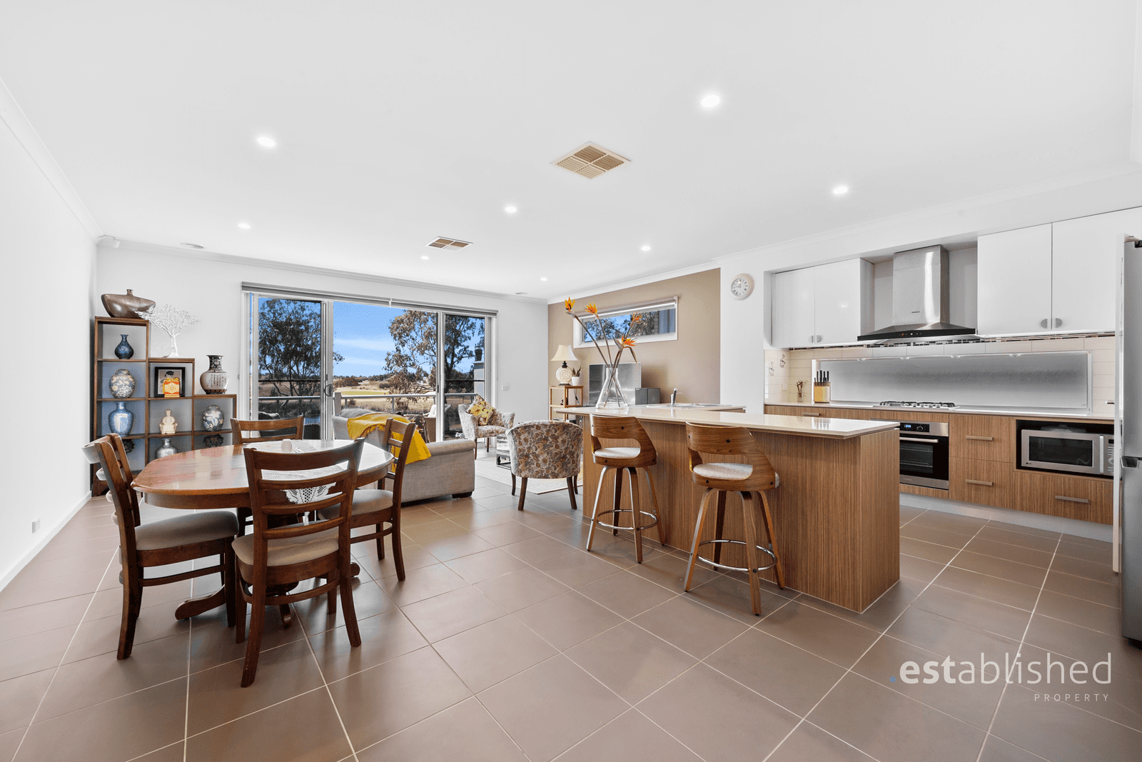 39 Broadbeach Circuit, SANCTUARY LAKES, VIC 3030