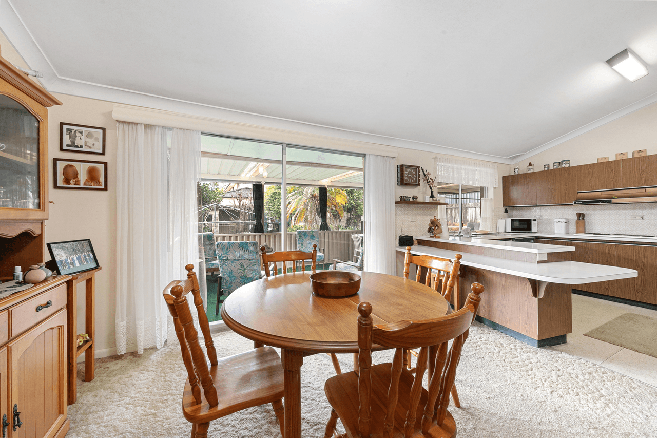 12 Florence Avenue, POINT FREDERICK, NSW 2250