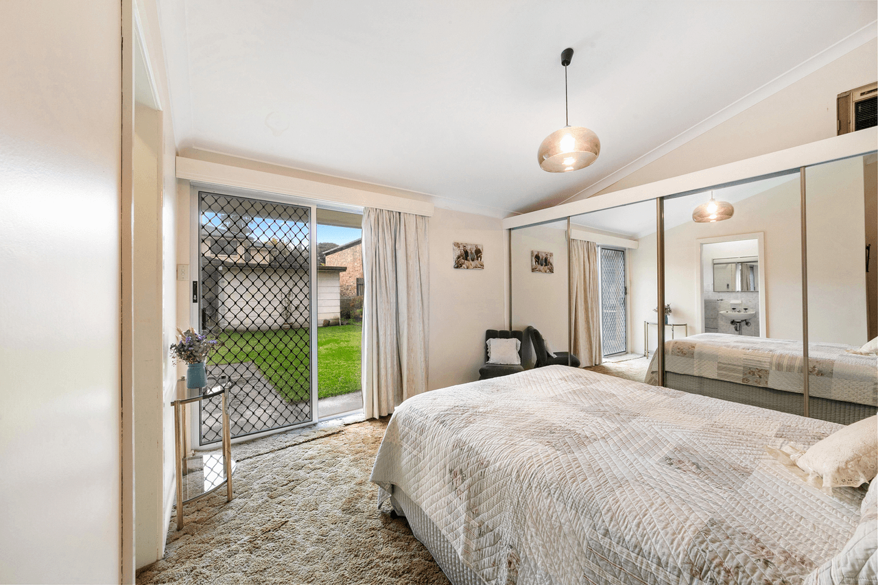 12 Florence Avenue, POINT FREDERICK, NSW 2250