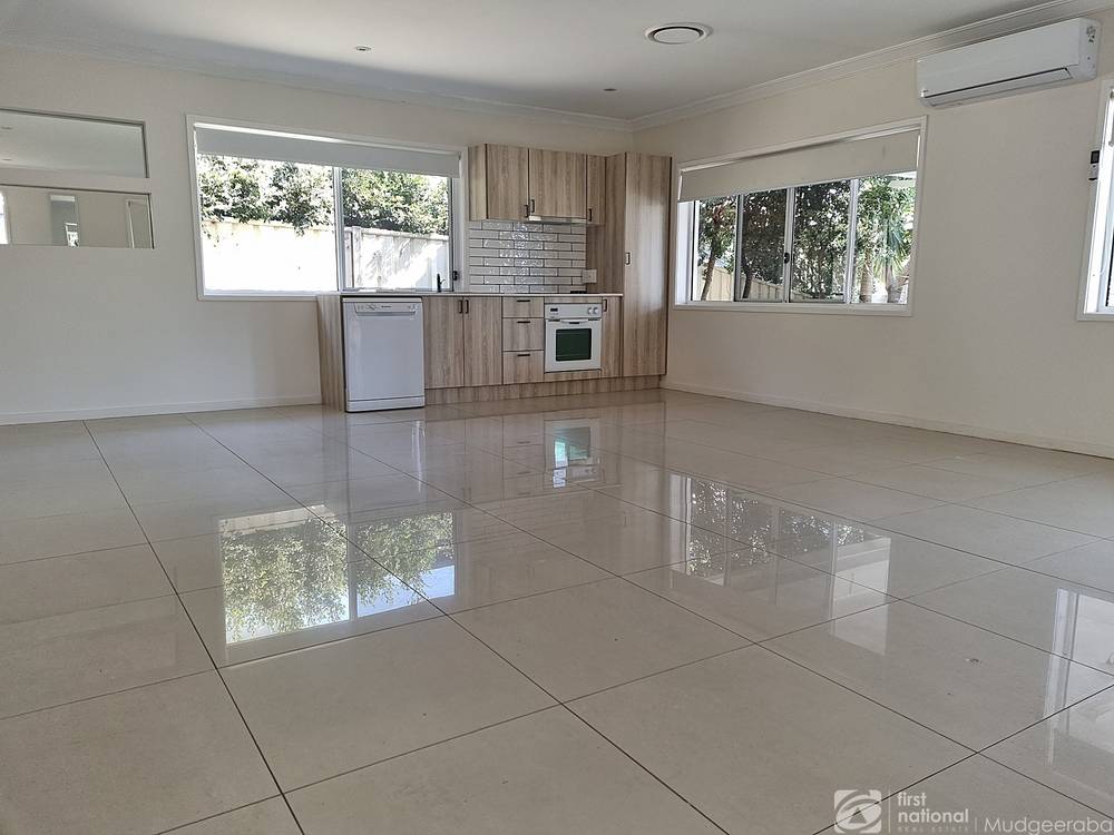 24 Kingfisher Crescent, Burleigh Waters, QLD 4220