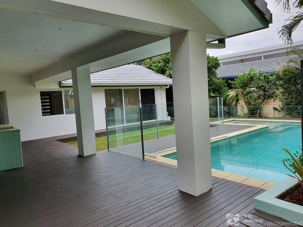 24 Kingfisher Crescent, Burleigh Waters, QLD 4220