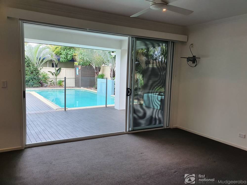 24 Kingfisher Crescent, Burleigh Waters, QLD 4220
