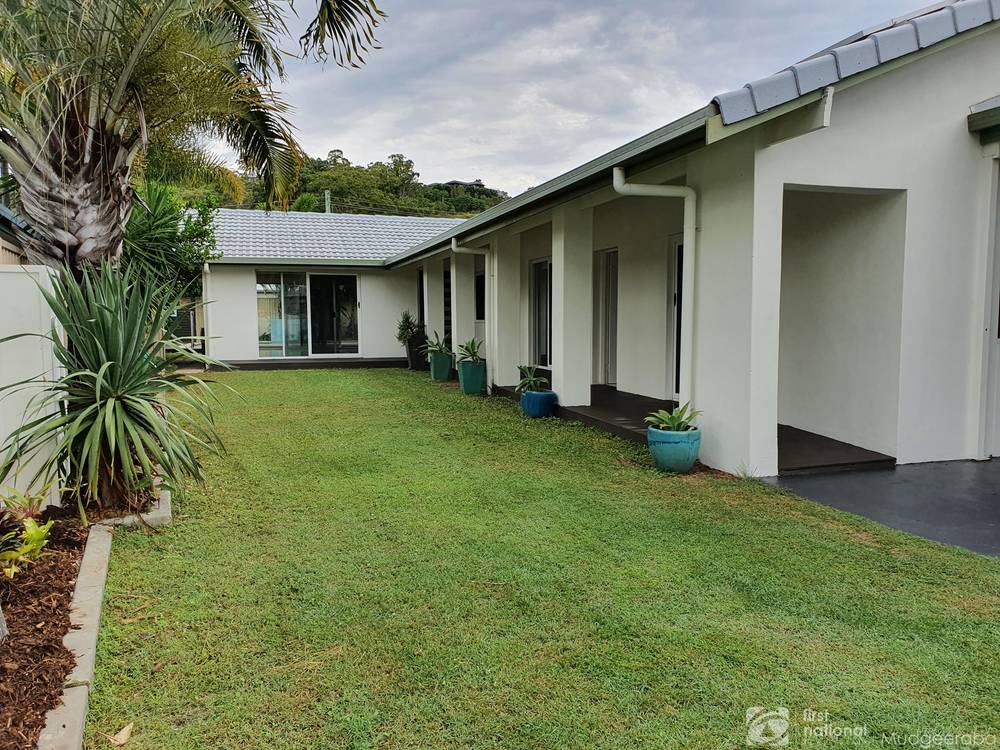 24 Kingfisher Crescent, Burleigh Waters, QLD 4220